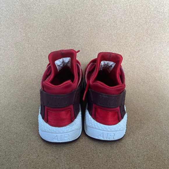 Nike Air Huarache Run 'University Red' - size 9.5US - Picture 4 of 6